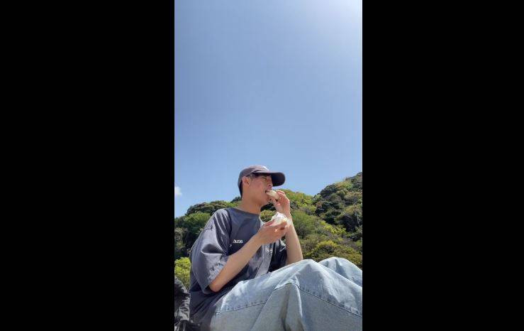 Japon gencin ağzına götürdüğü sandviçi pençesiyle çaldı! Fişek gibi geldi tek hamlede kaptı - Resim: 13